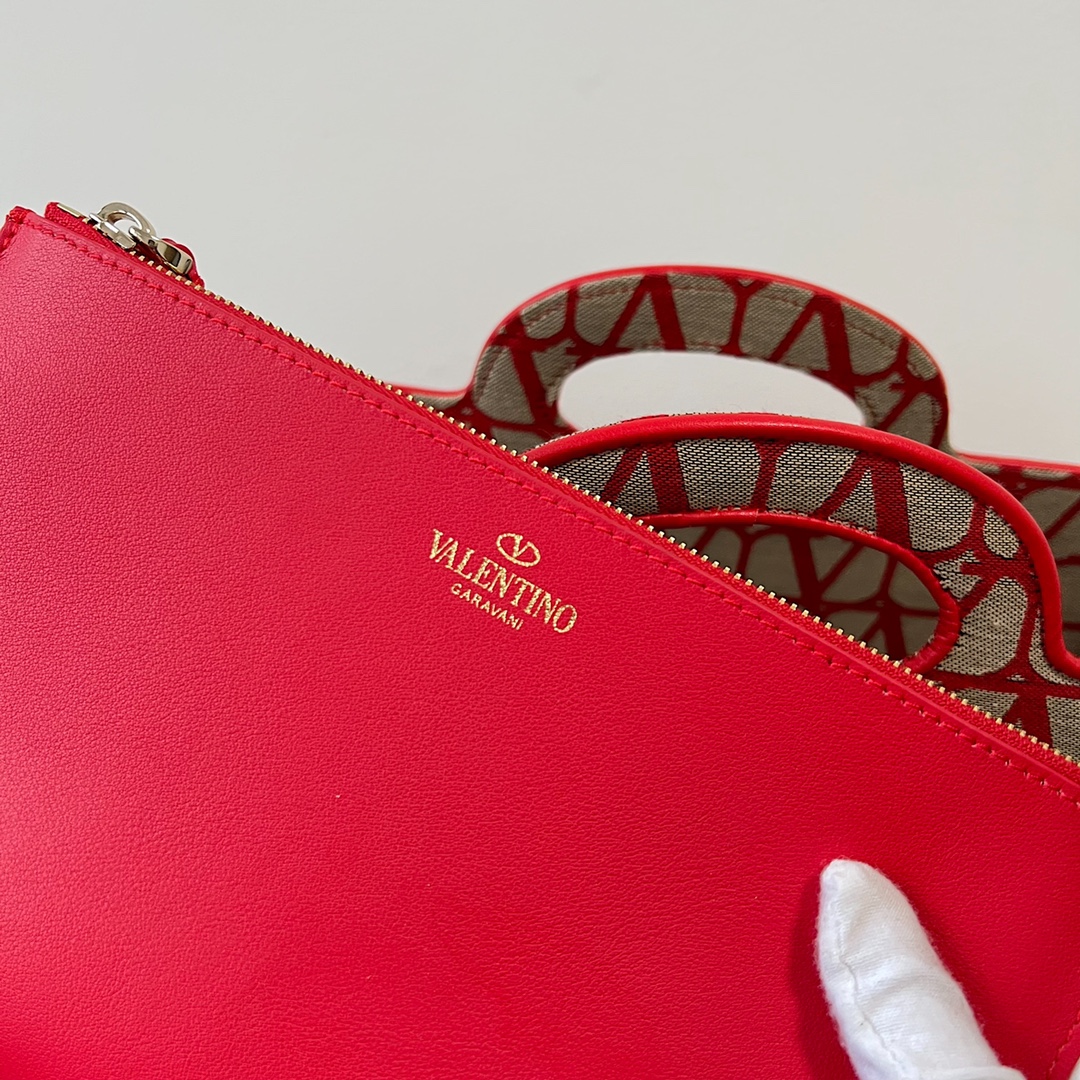 Valentino_Garavani_La_Tr