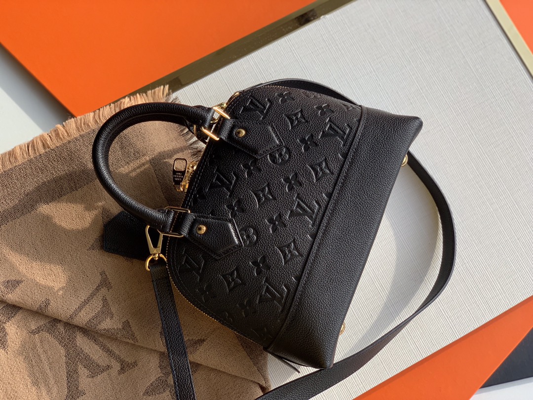 Louis_Vuitton_Alma_BB-25