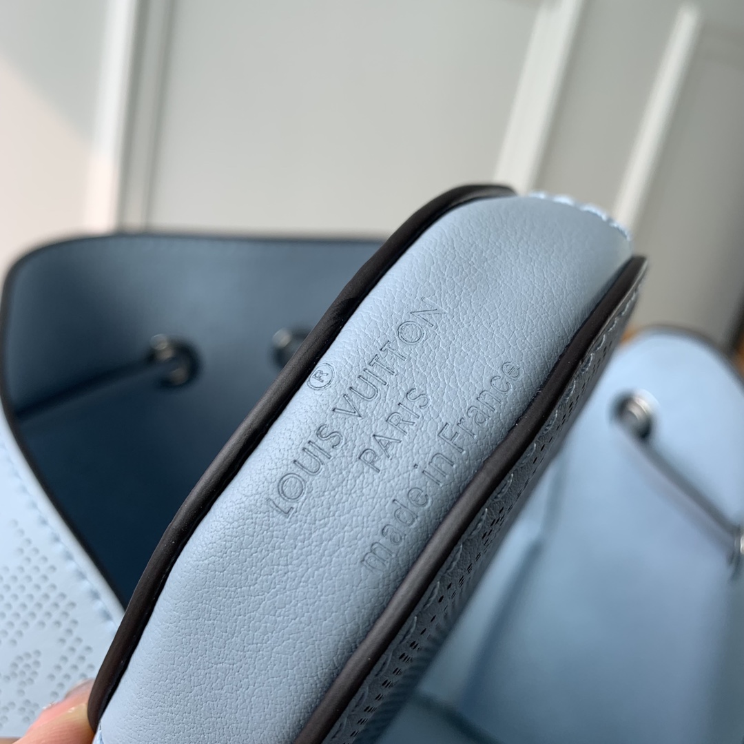 Louis_Vuitton_Bella_Tote