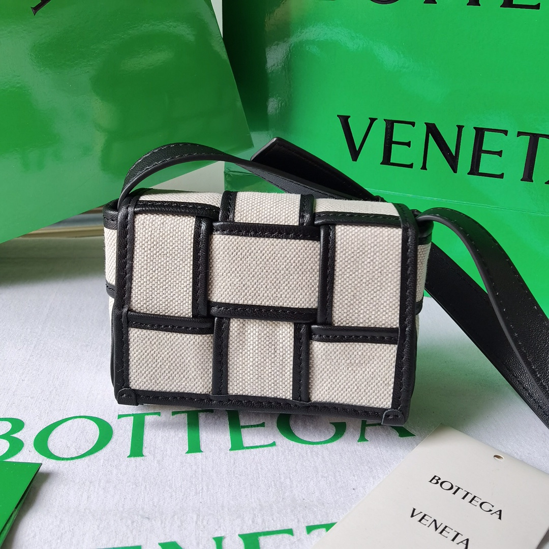 Bottega_Veneta_Cassette_