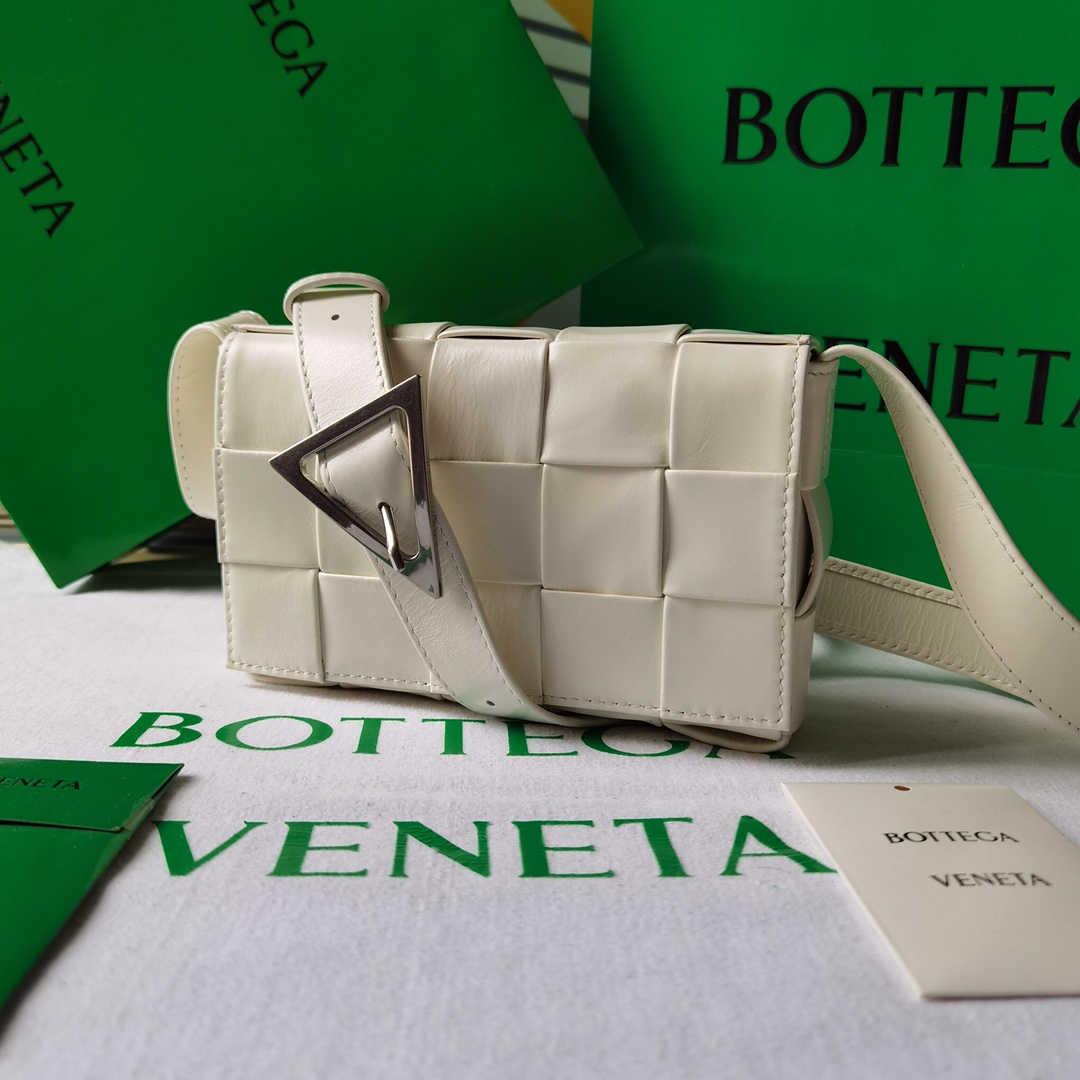 Bottega_Veneta_Cassette_
