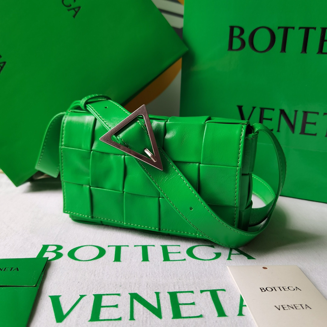 Bottega_Veneta_Cassette_
