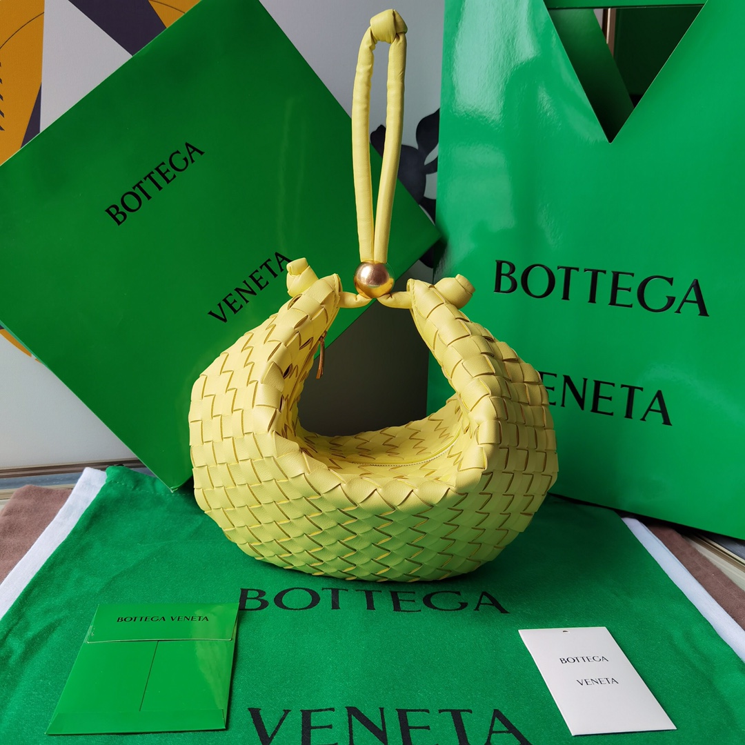 Bottega_Veneta_Burn-40_3