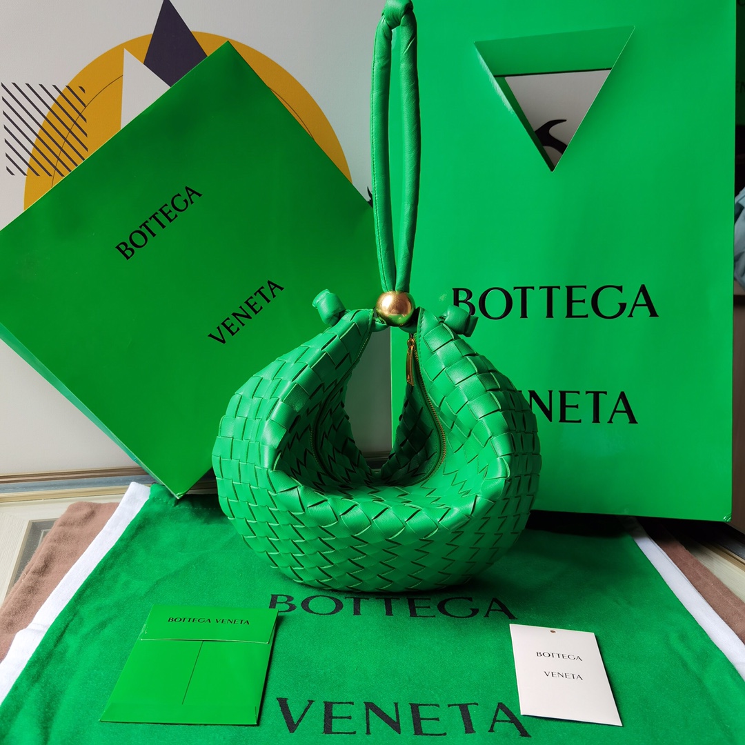 Bottega_Veneta_Burn-40_3