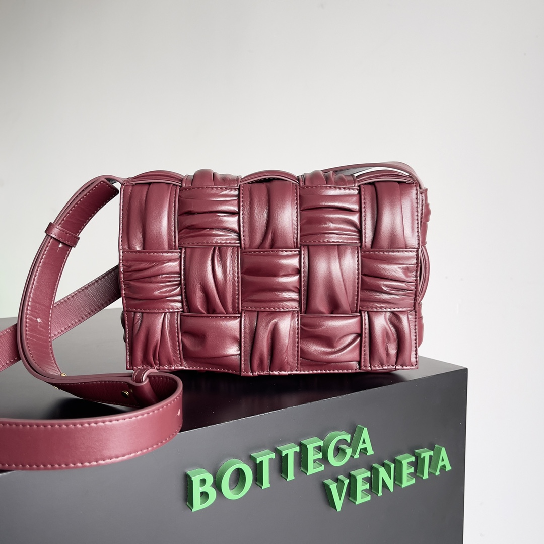 Bottega_Veneta_Cassette_