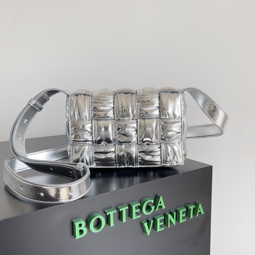 Bottega_Veneta_Cassette_