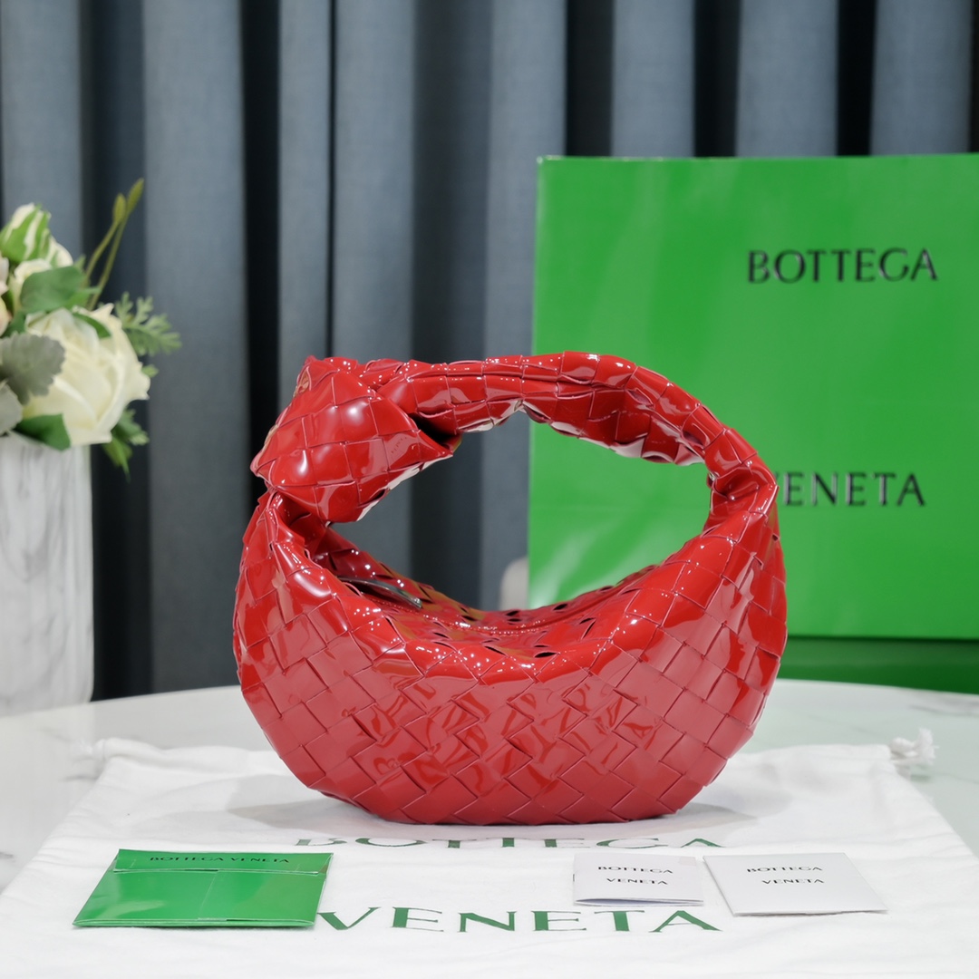 Bottega_Veneta_Jodie_Hob