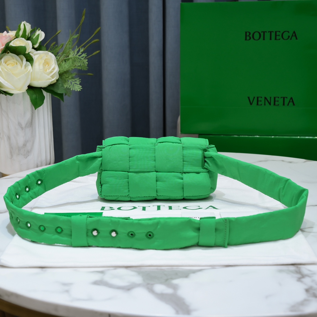 Bottega_Veneta_Cassette_