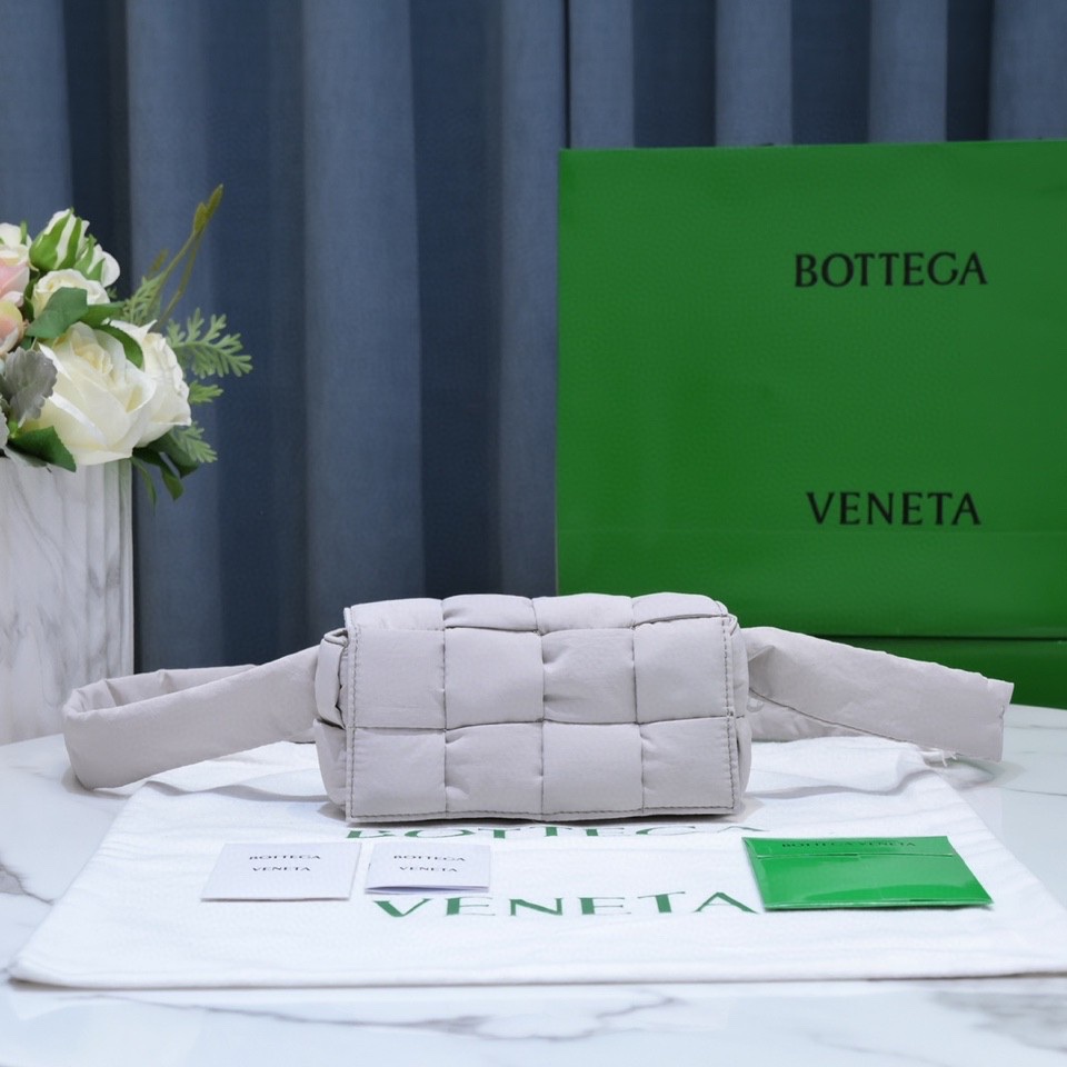Bottega_Veneta_Cassette_