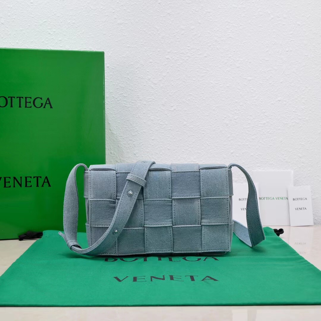 Bottega_Veneta_Cassette_