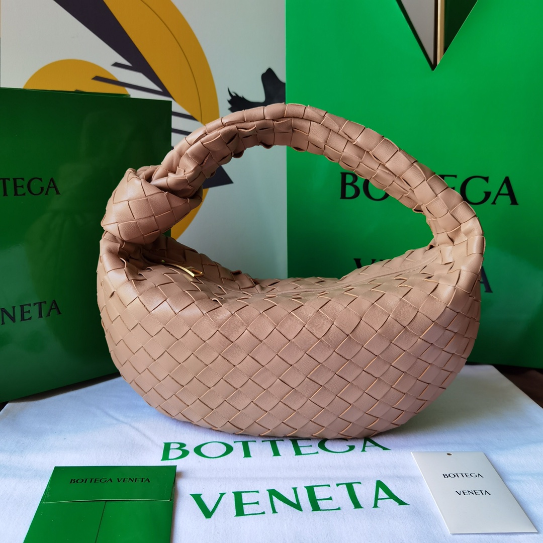 Bottega_Veneta_Jodie_Hob