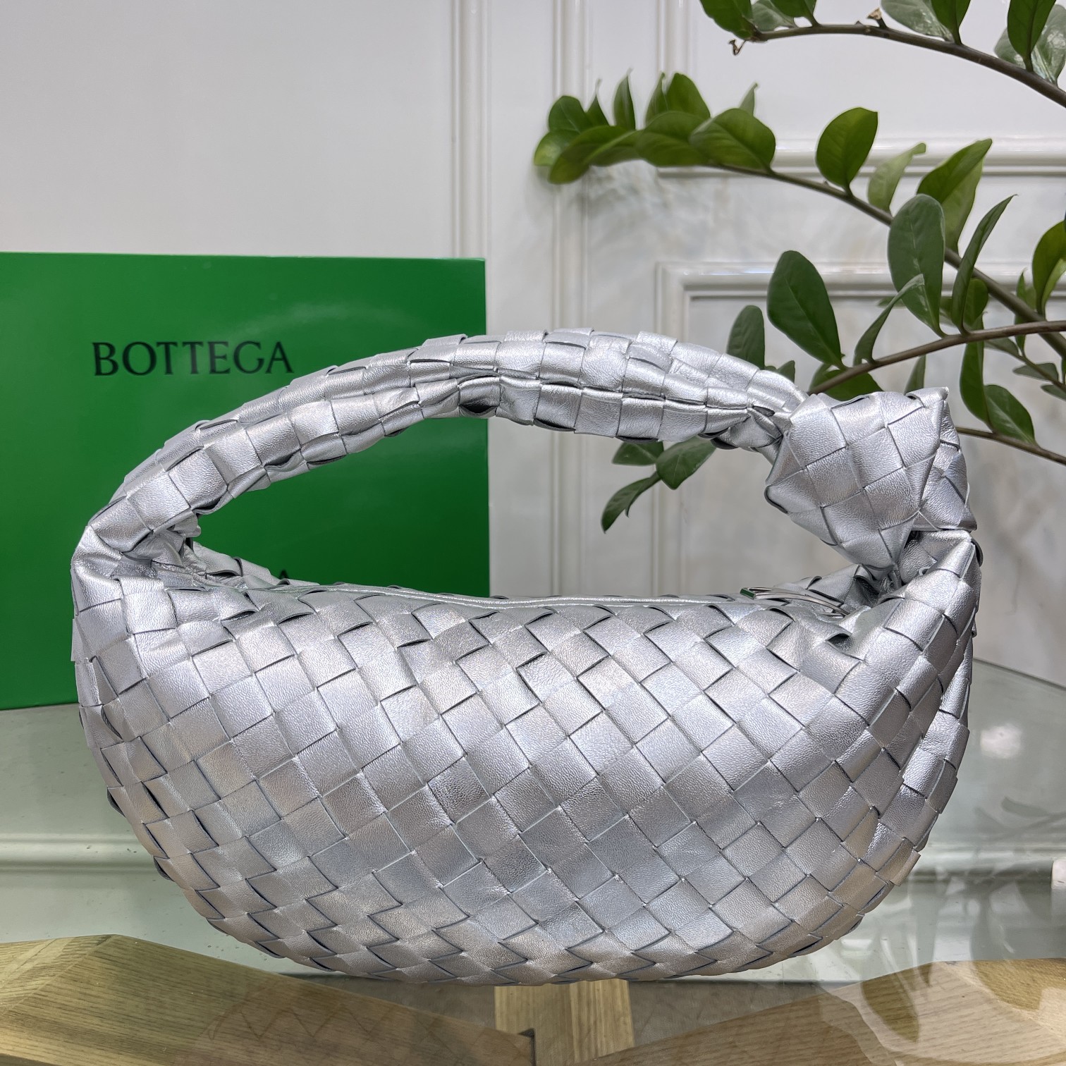 Bottega_Veneta_Jodie_Hob