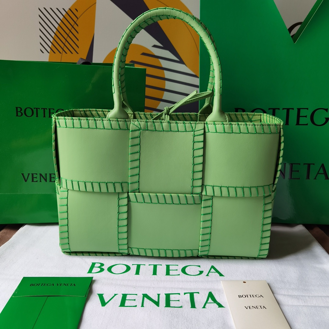 Bottega_Arco_Tote-30x20x