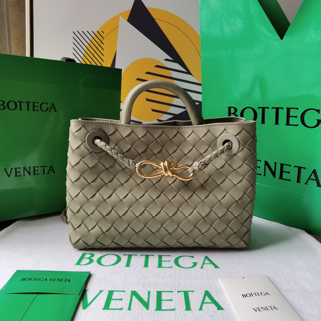 Bottega_VenetaTote-22_25