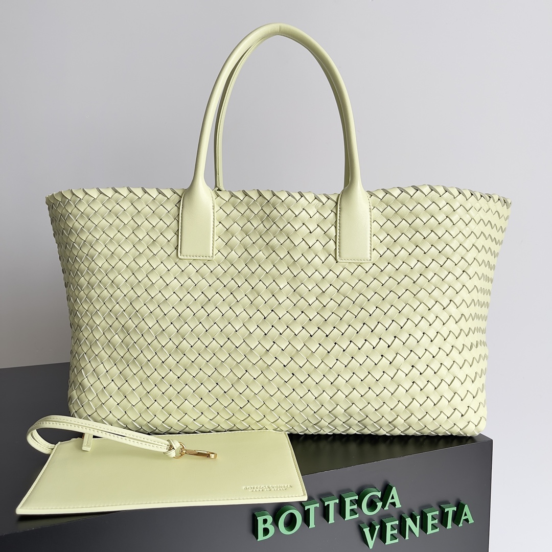 Bottega_Veneta_Large_Tot