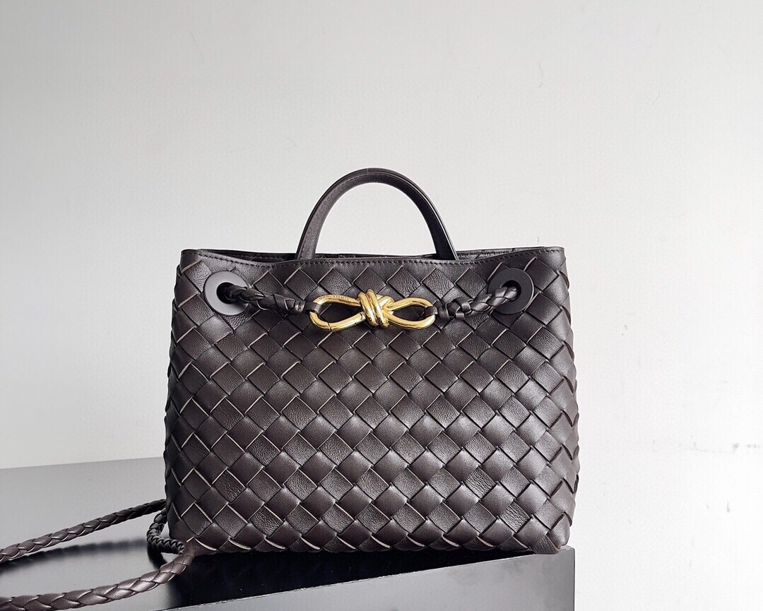 Bottega_Veneta_Andiamo-3