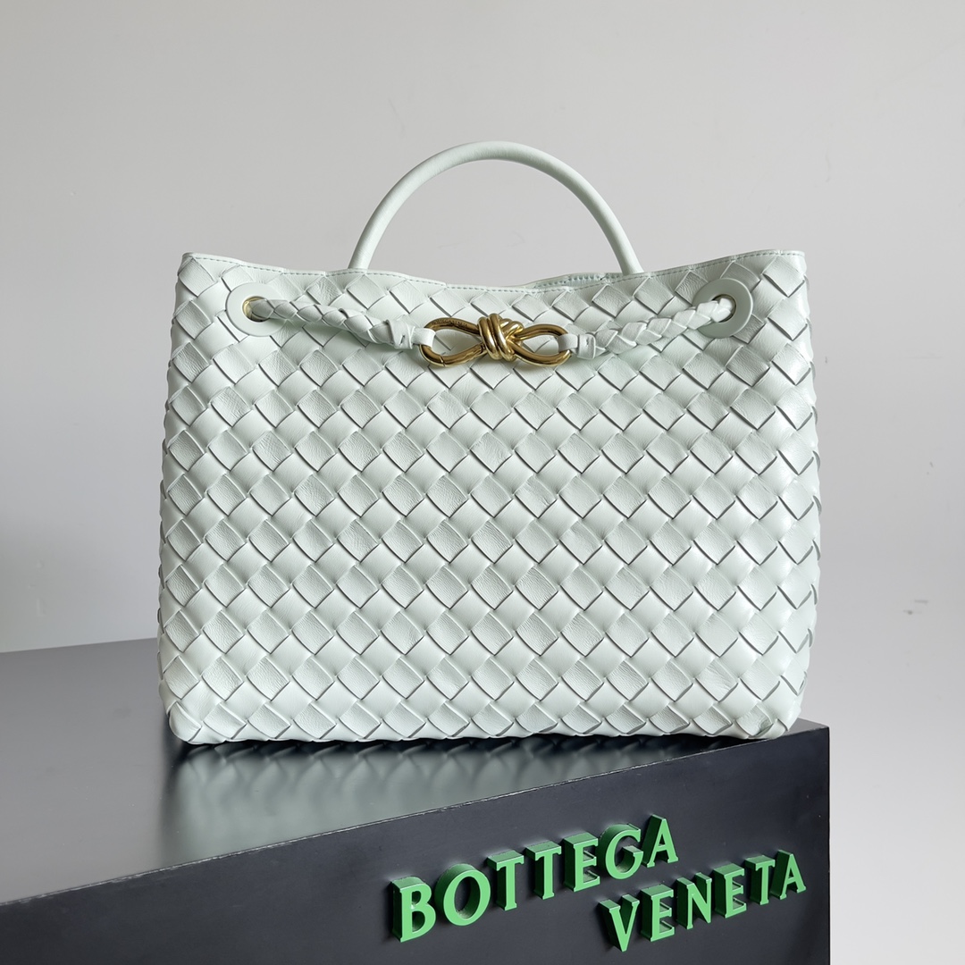 Bottega_Veneta_Andiamo-3
