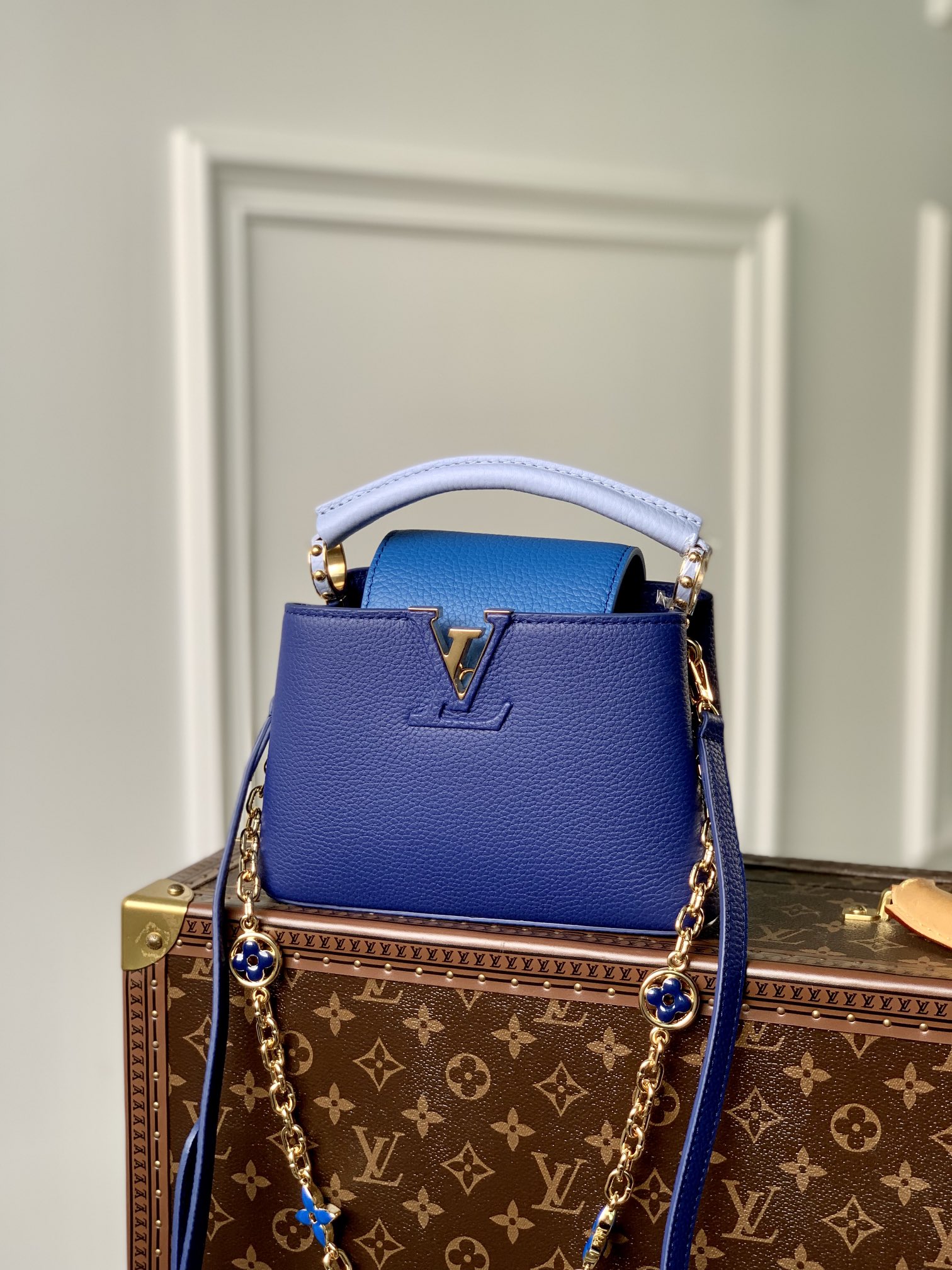 Louis_Vuitton_Mini_Capuc