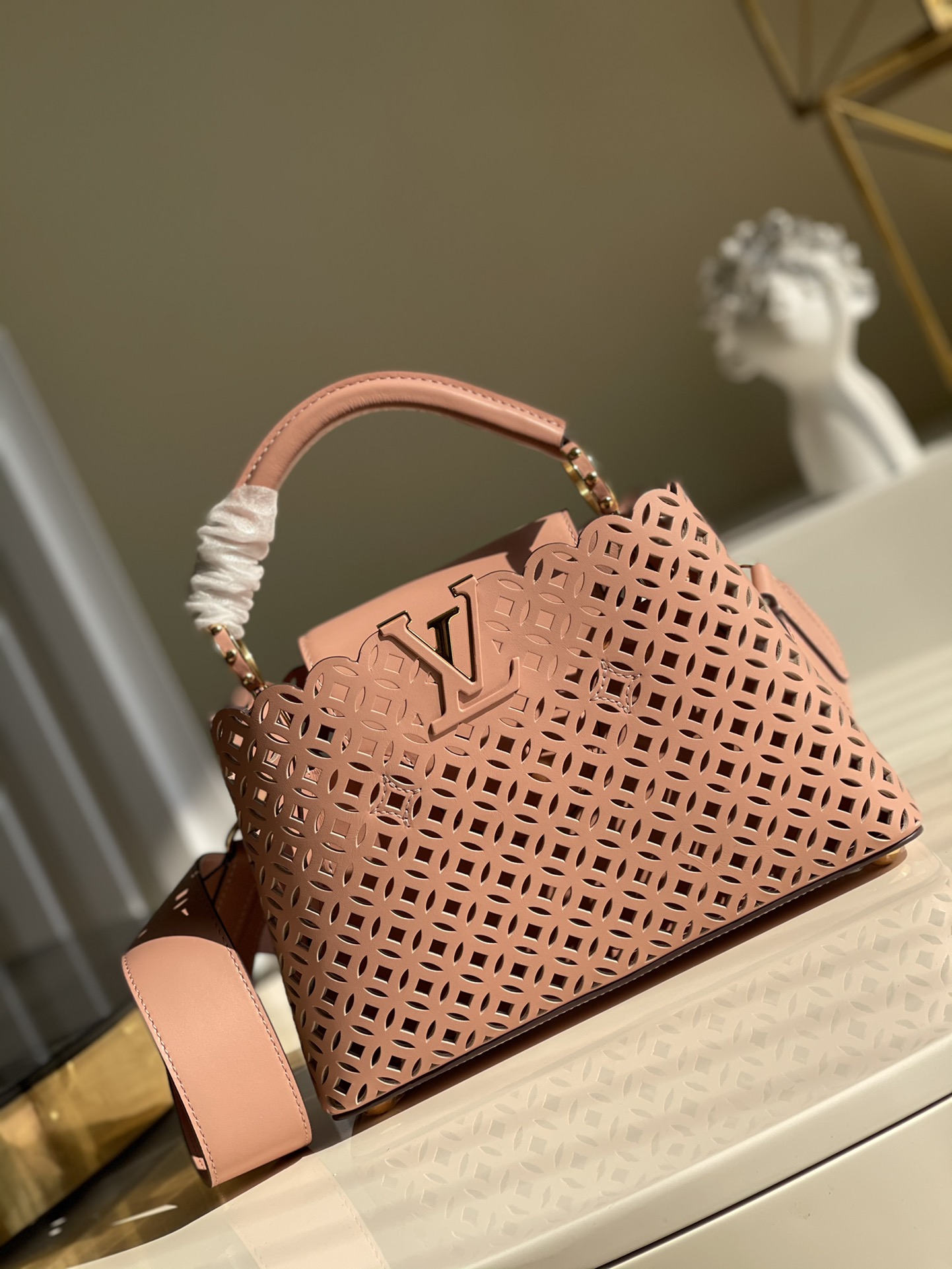 Louis_Vuitton_Capucines_