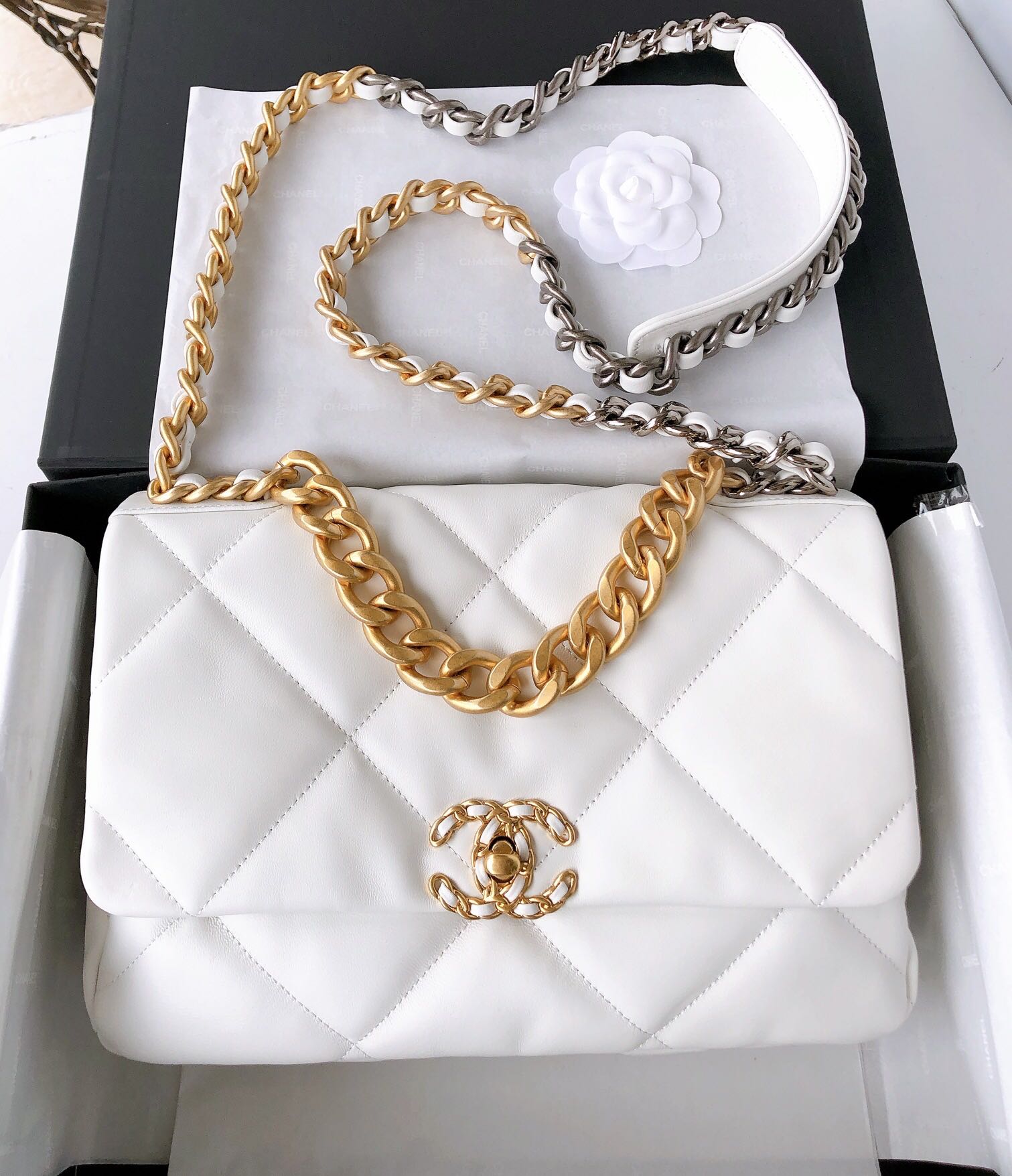 Ch@nel_19_Flap_Bag-26_30