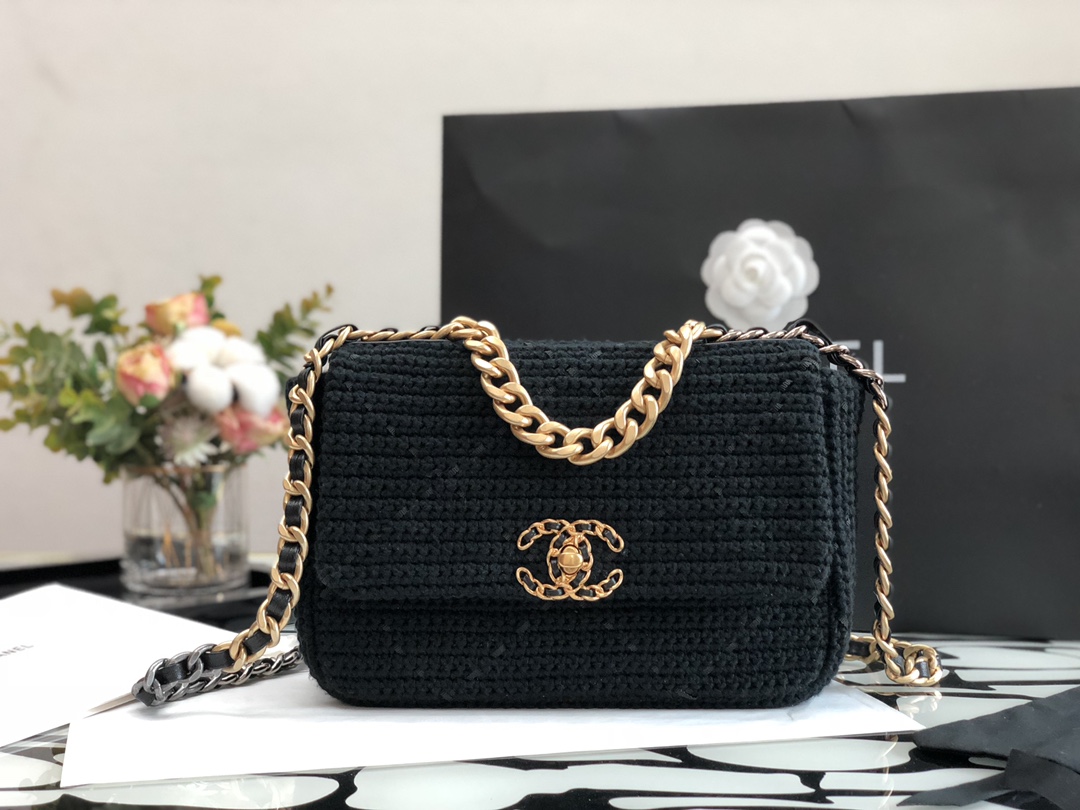 Ch@nel_19_Flap_Bag-26CM