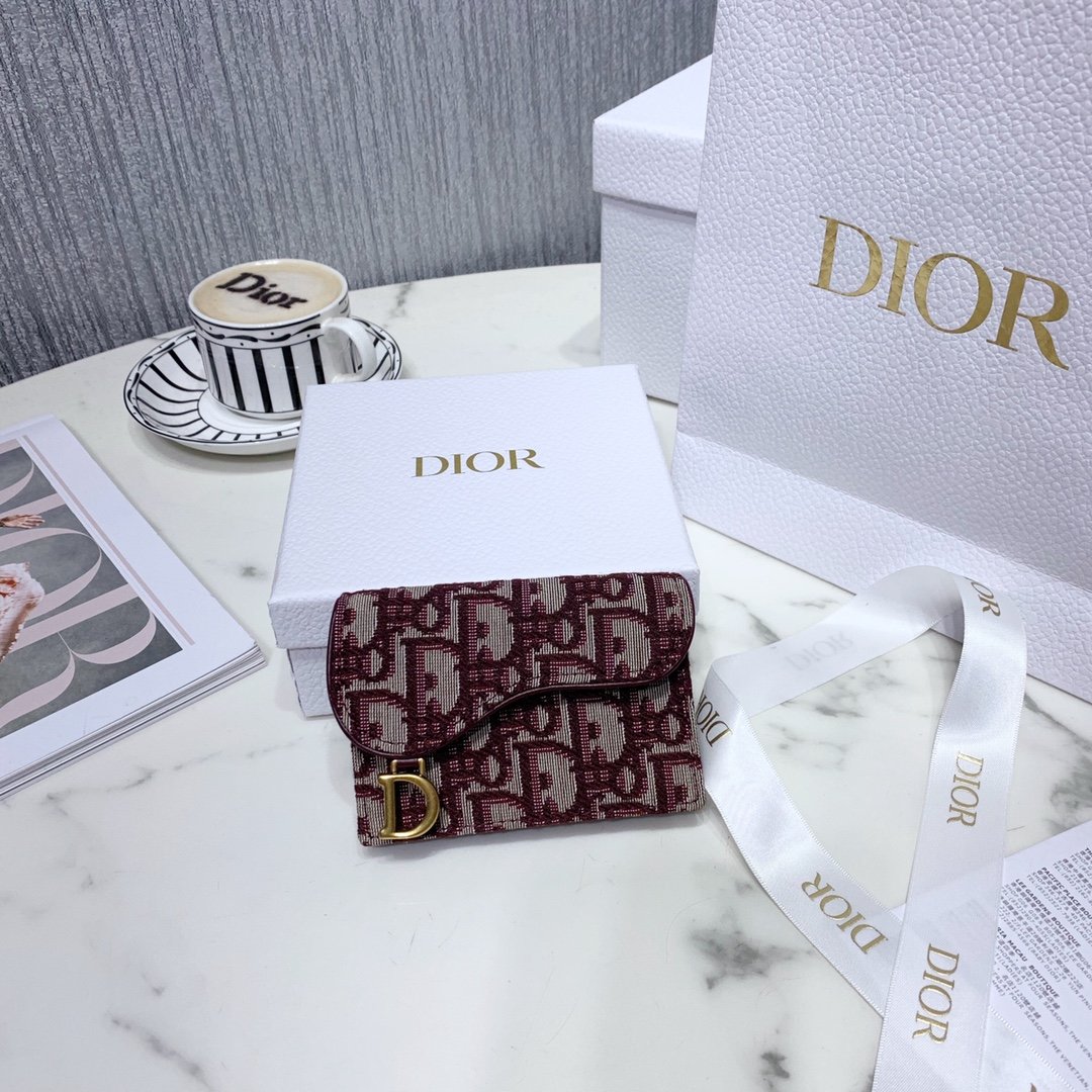 Diro_Saddle_Wallet-10.5_