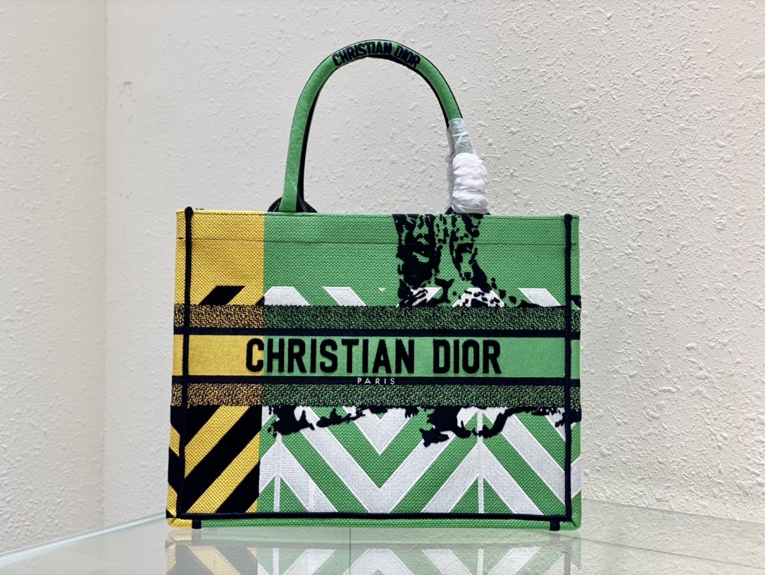 Diro_Small_Book_Tote-36.