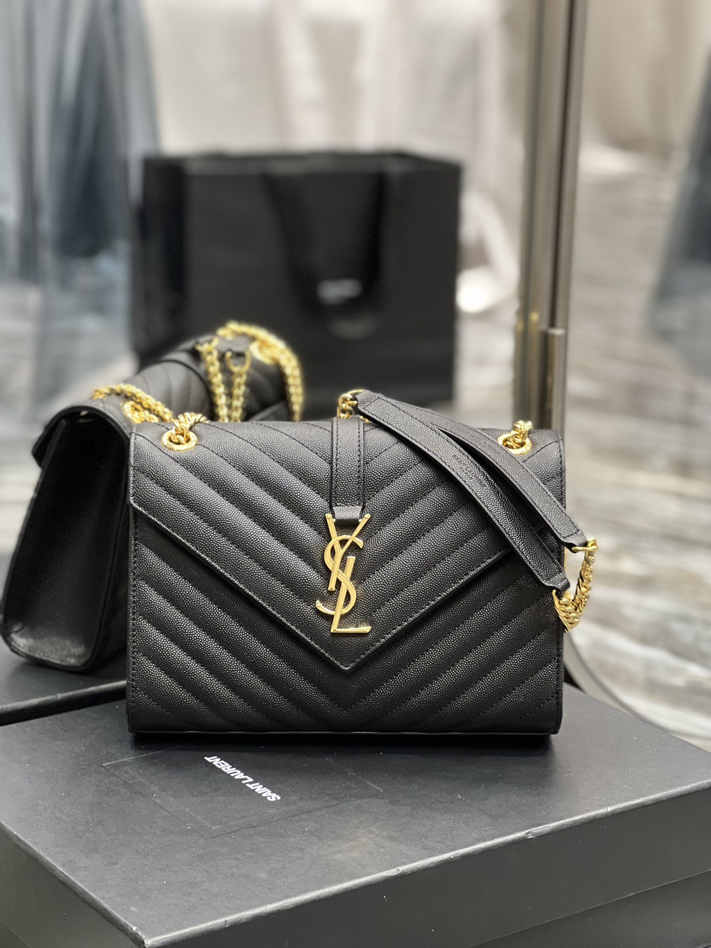 YSL_Envelope_Bag-24CM