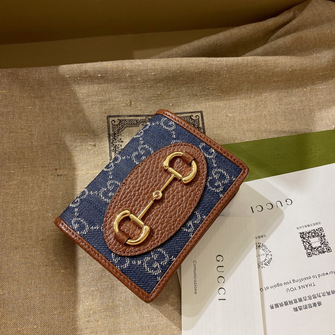 Gucci_1955_Horsebit_Wall