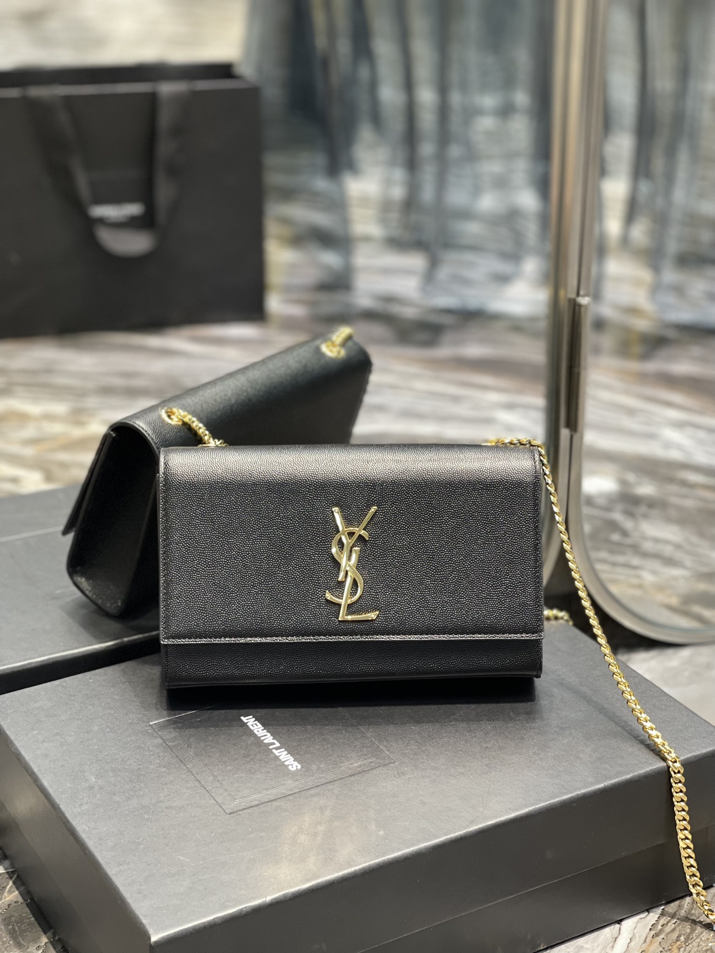YSL_Medium_In_Grain_De_P