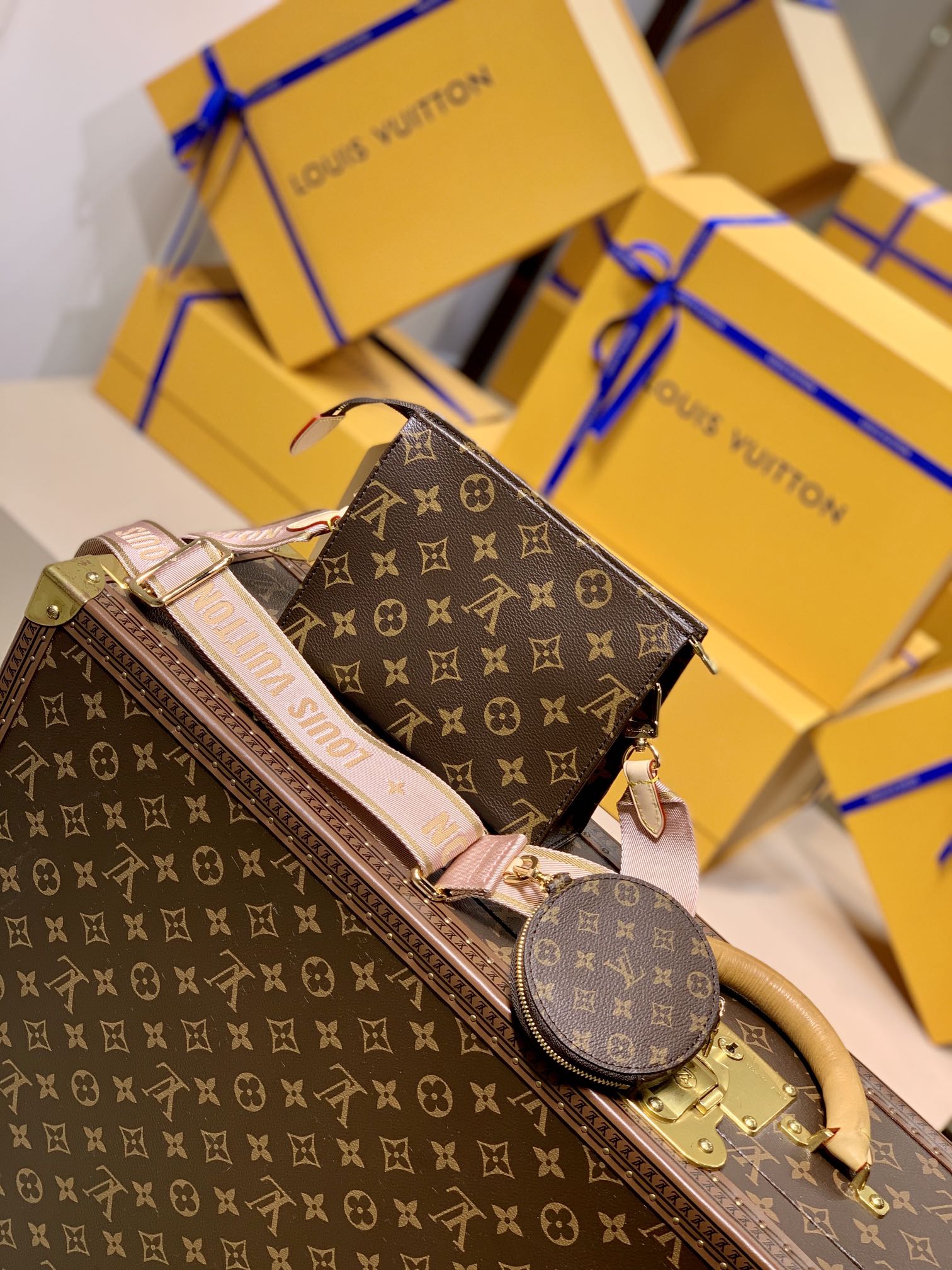 Louis_Vuitton_M47546_Toi