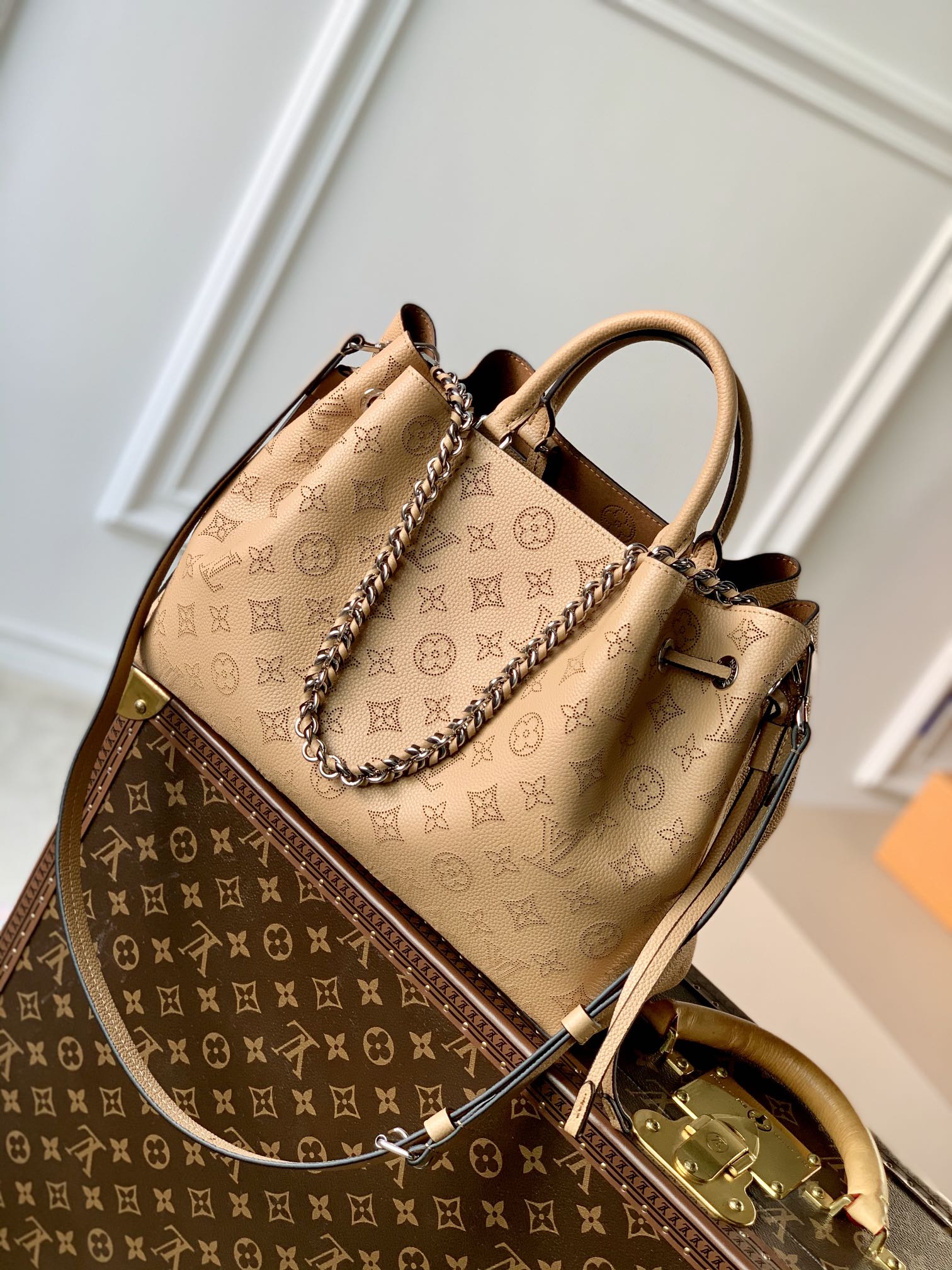 Louis_Vuitton_Bella_Tote