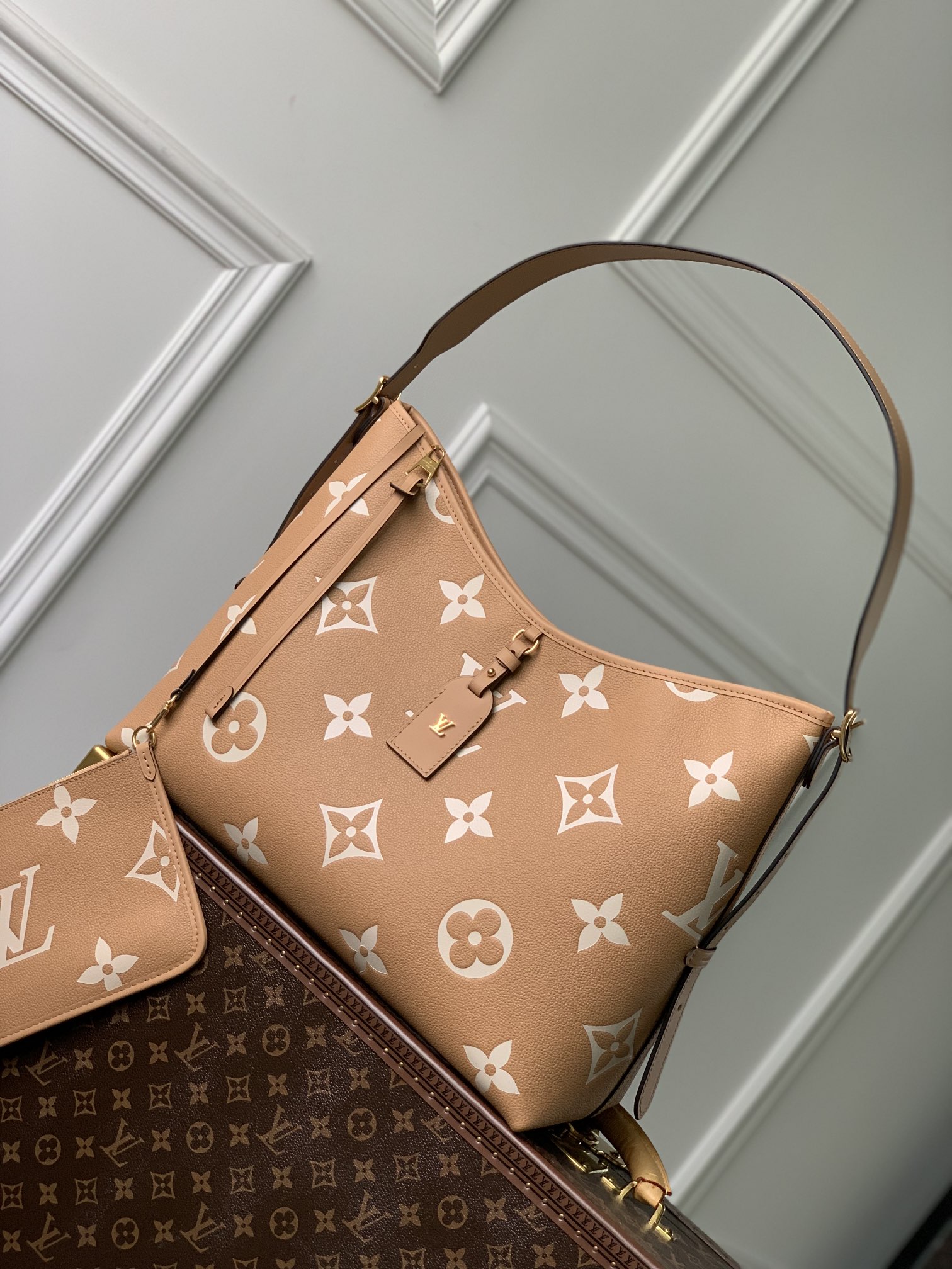 Louis_Vuitton_CarryAll_B