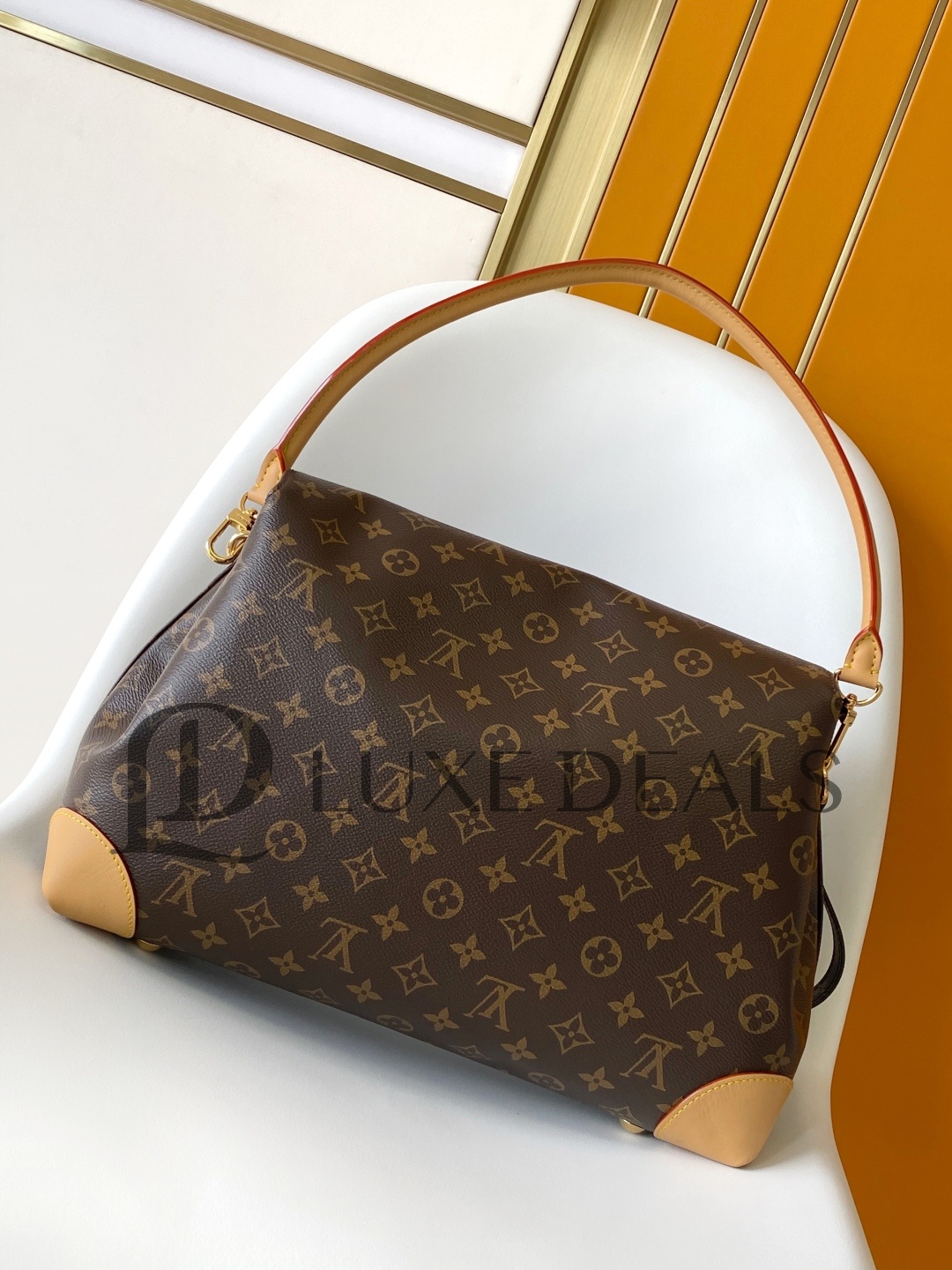 LV Hide Away 2