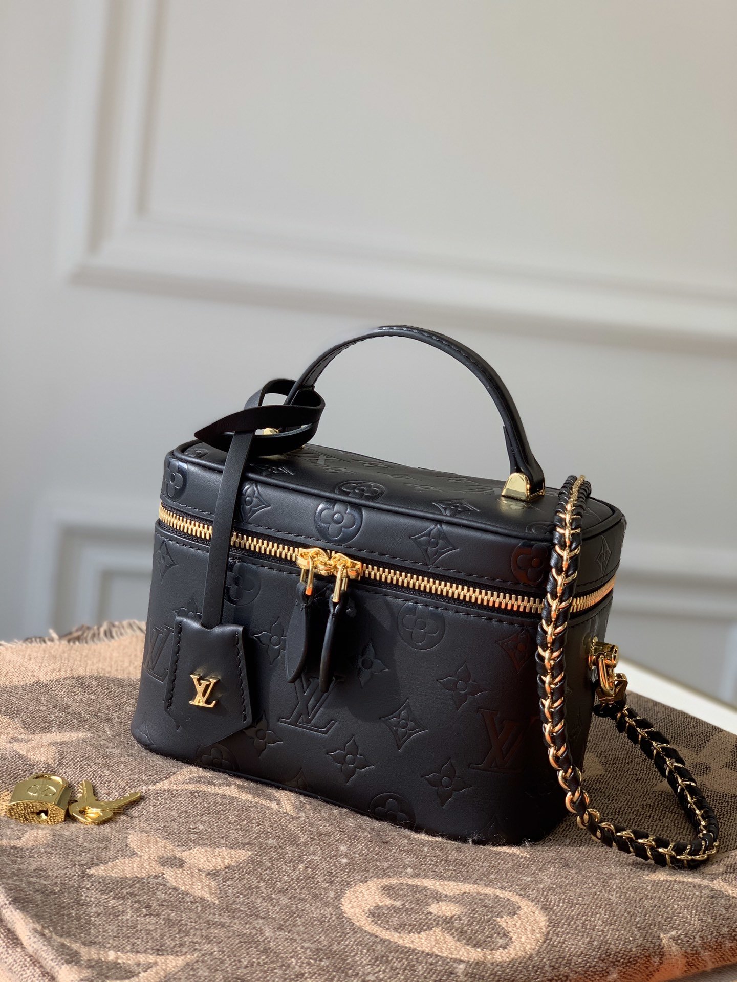 Louis_Vuitton_Vanity_Cos