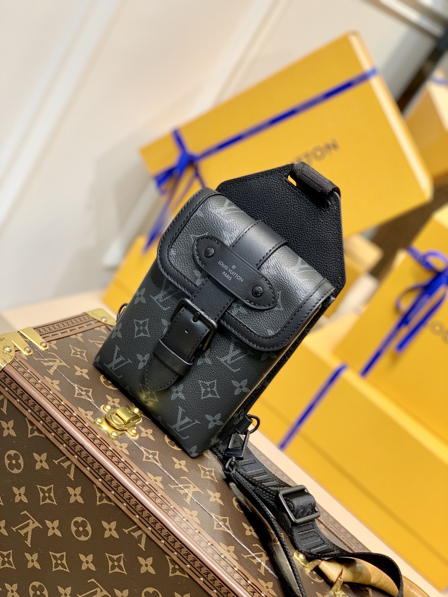 Louis_Vuitton_M45912_Sau