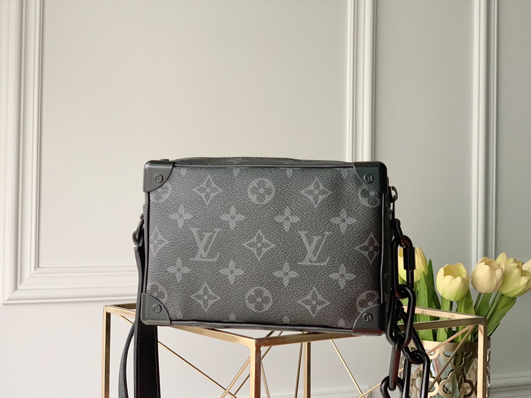 LV_Soft_Trunk_Handbags-M