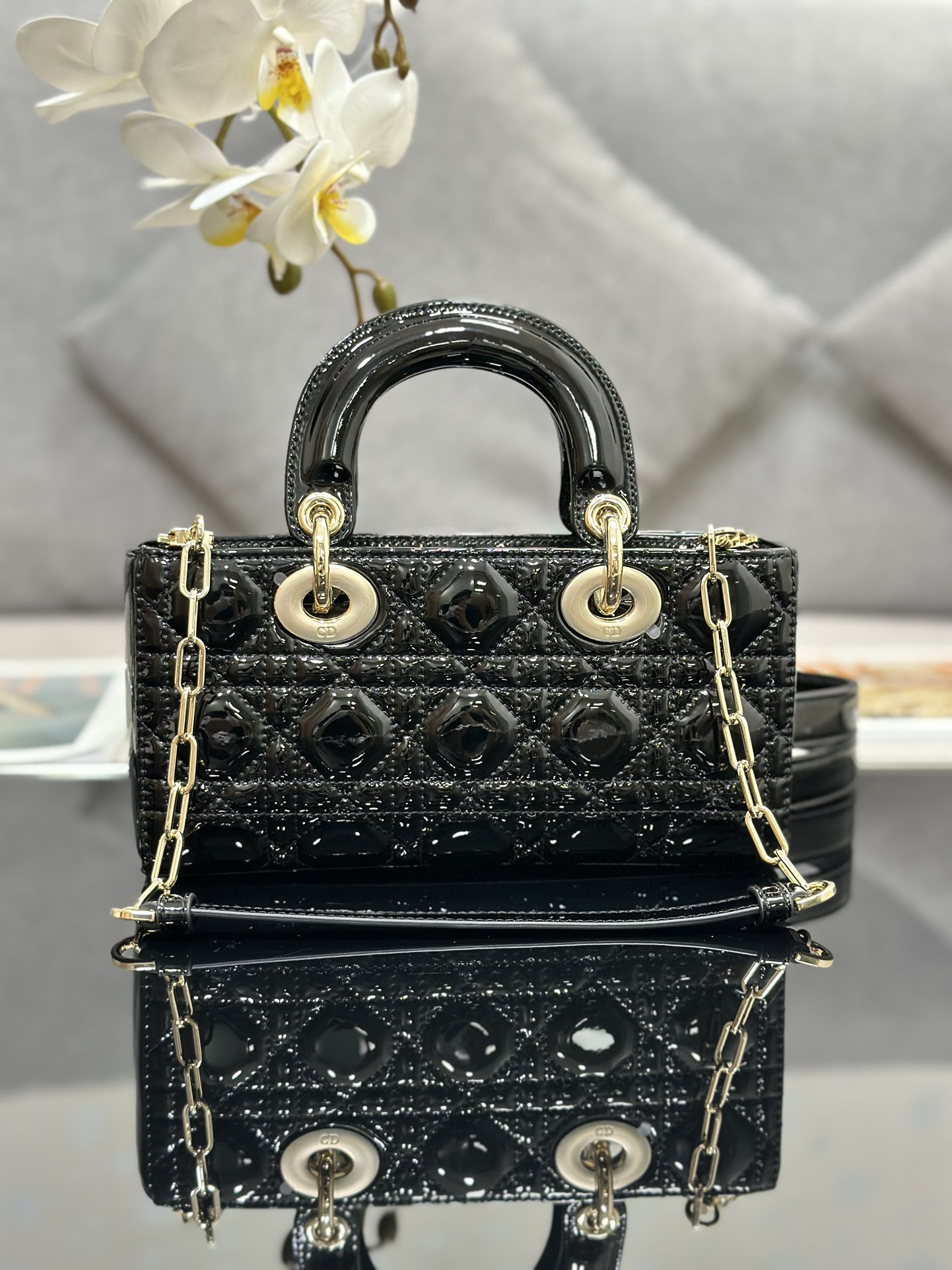 Lady_Diro_Handle_Bag-22_