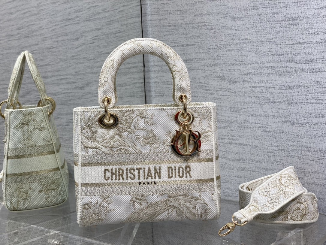 Lady_Diro_Handle_Bag-24C