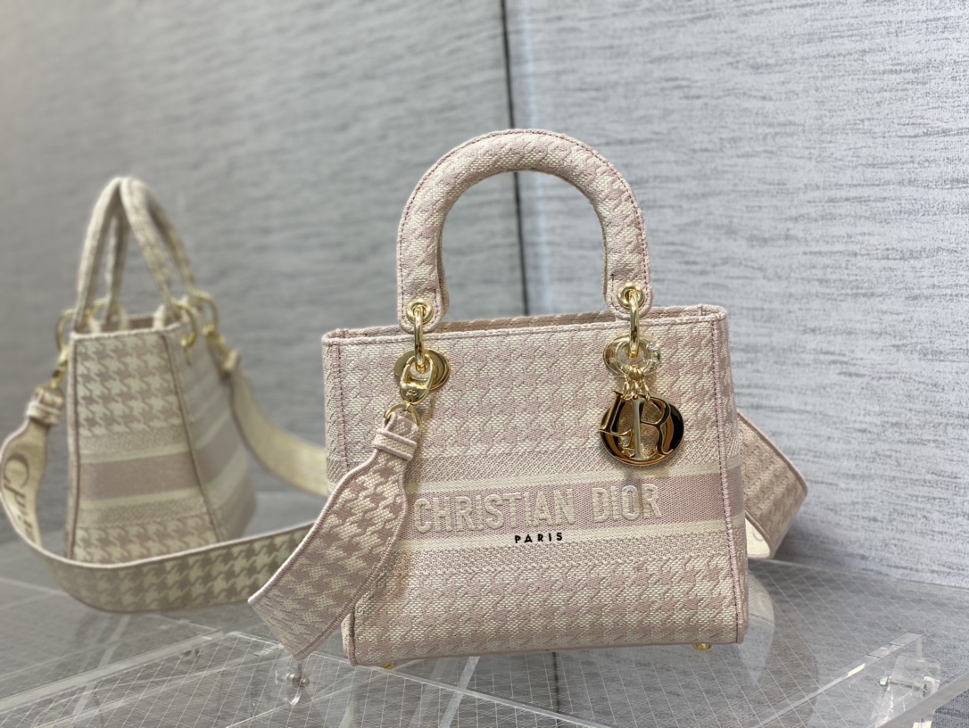 Lady_Diro_Handle_Bag-24C