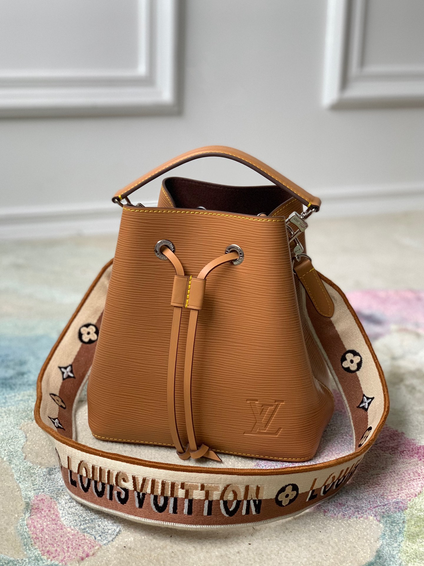 Louis_Vuitton_M57706_Neo