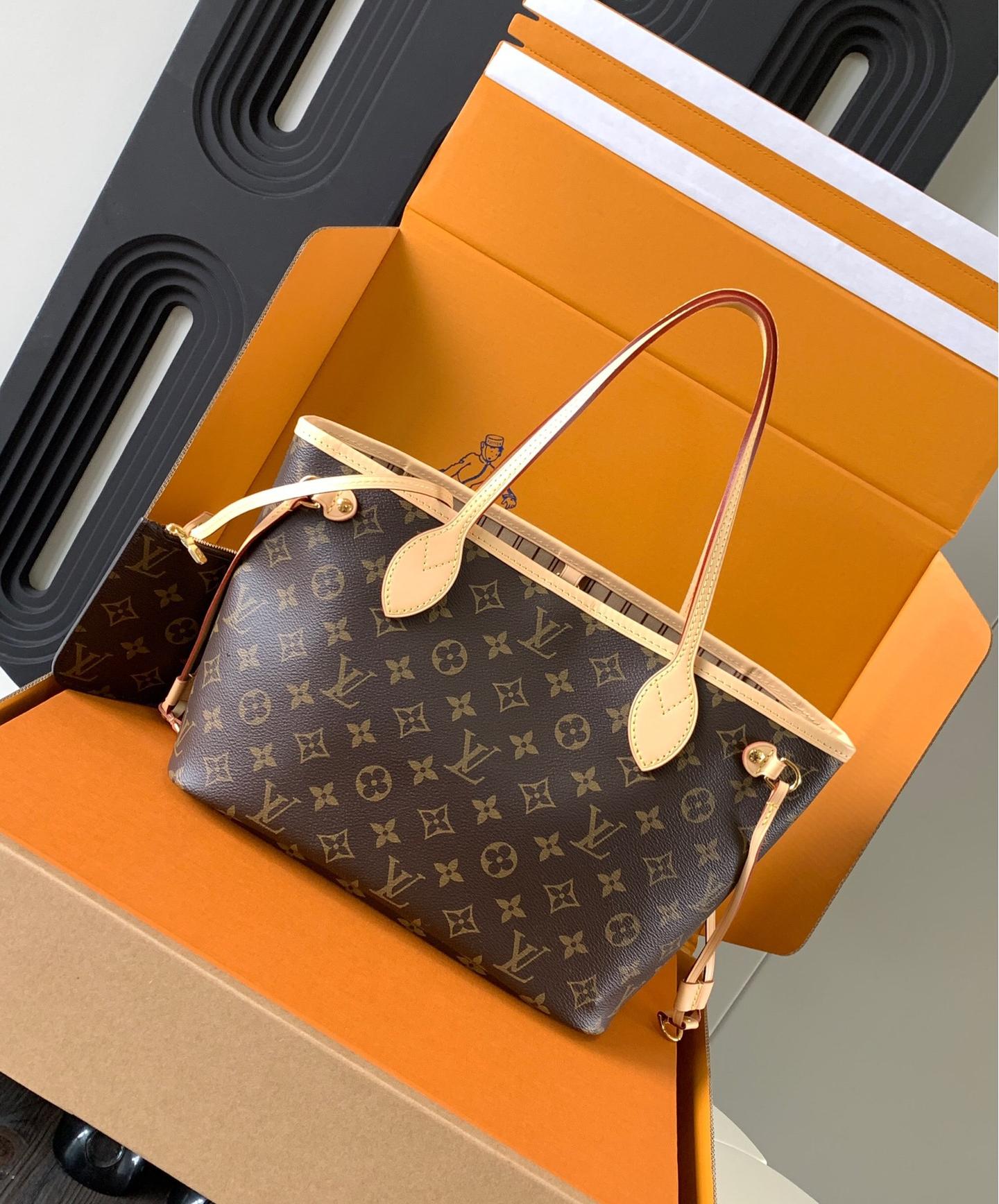 LOUIS_VUITTON_Monogram_C