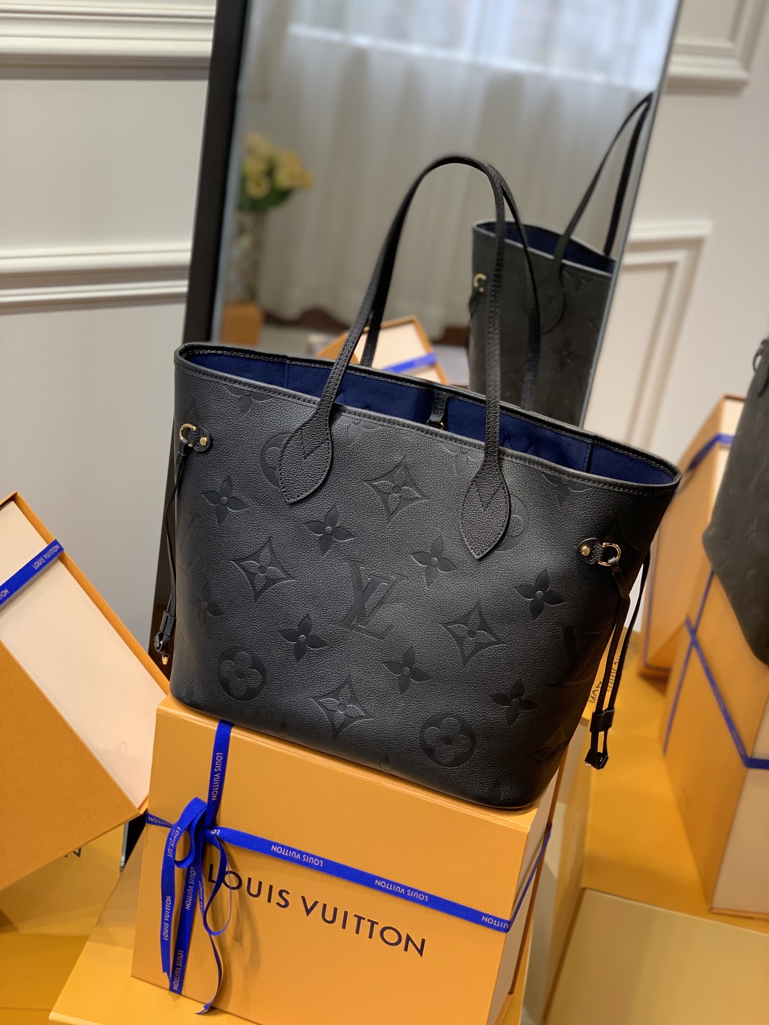 Louis_Vuitton_Neverfull_