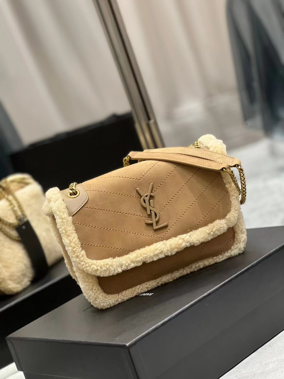 YSL_Mini_Niki_Bag-22_16.