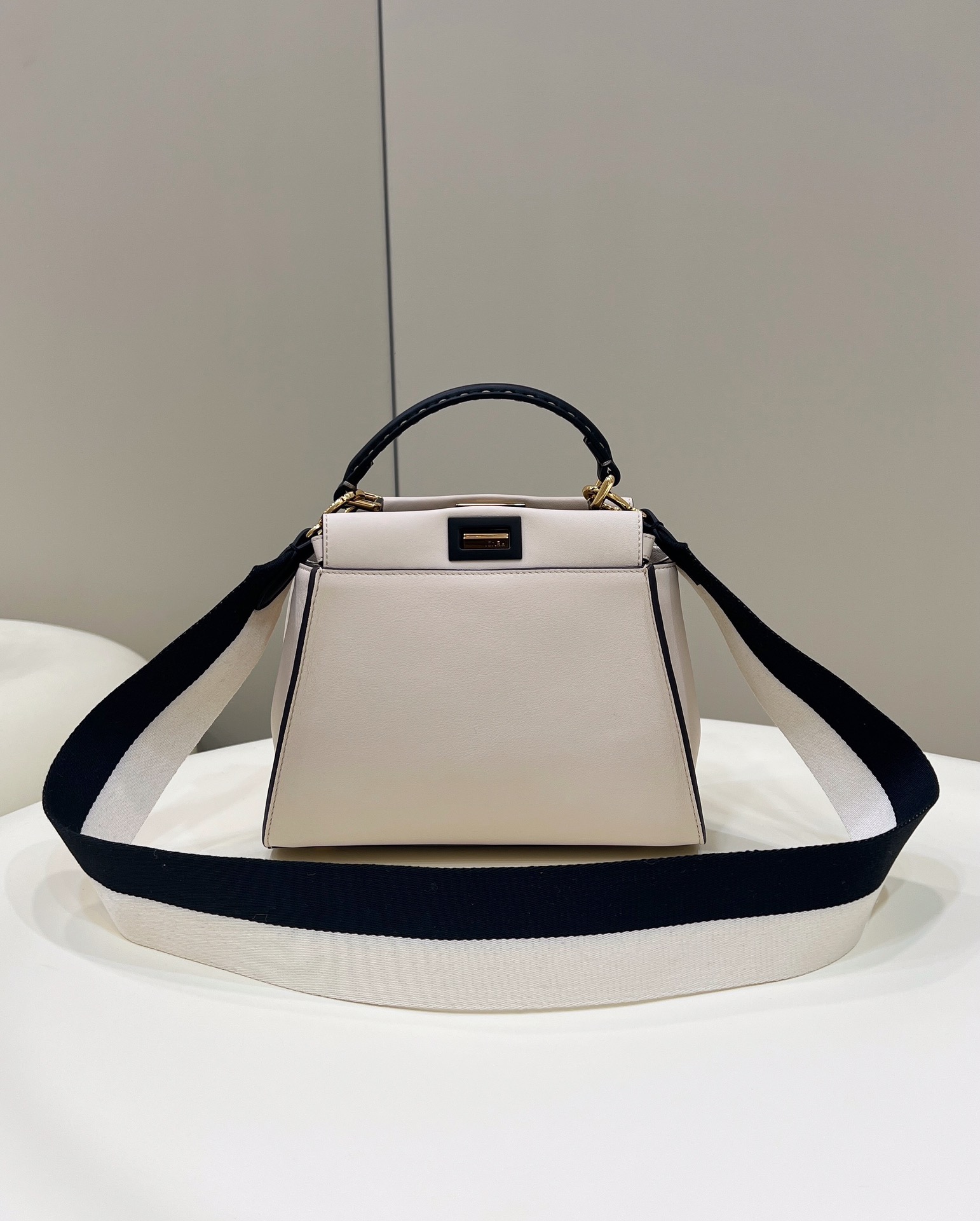 Fendi_PeekabooTote-24×7×