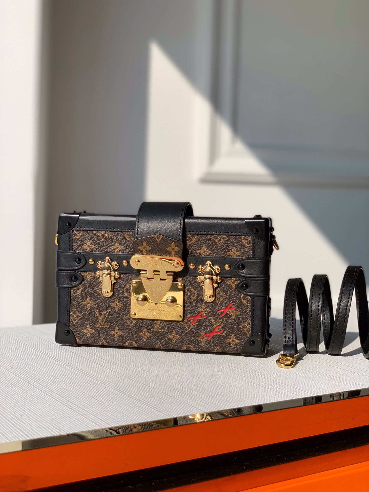 Louis_Vuitton_Petite_Mal