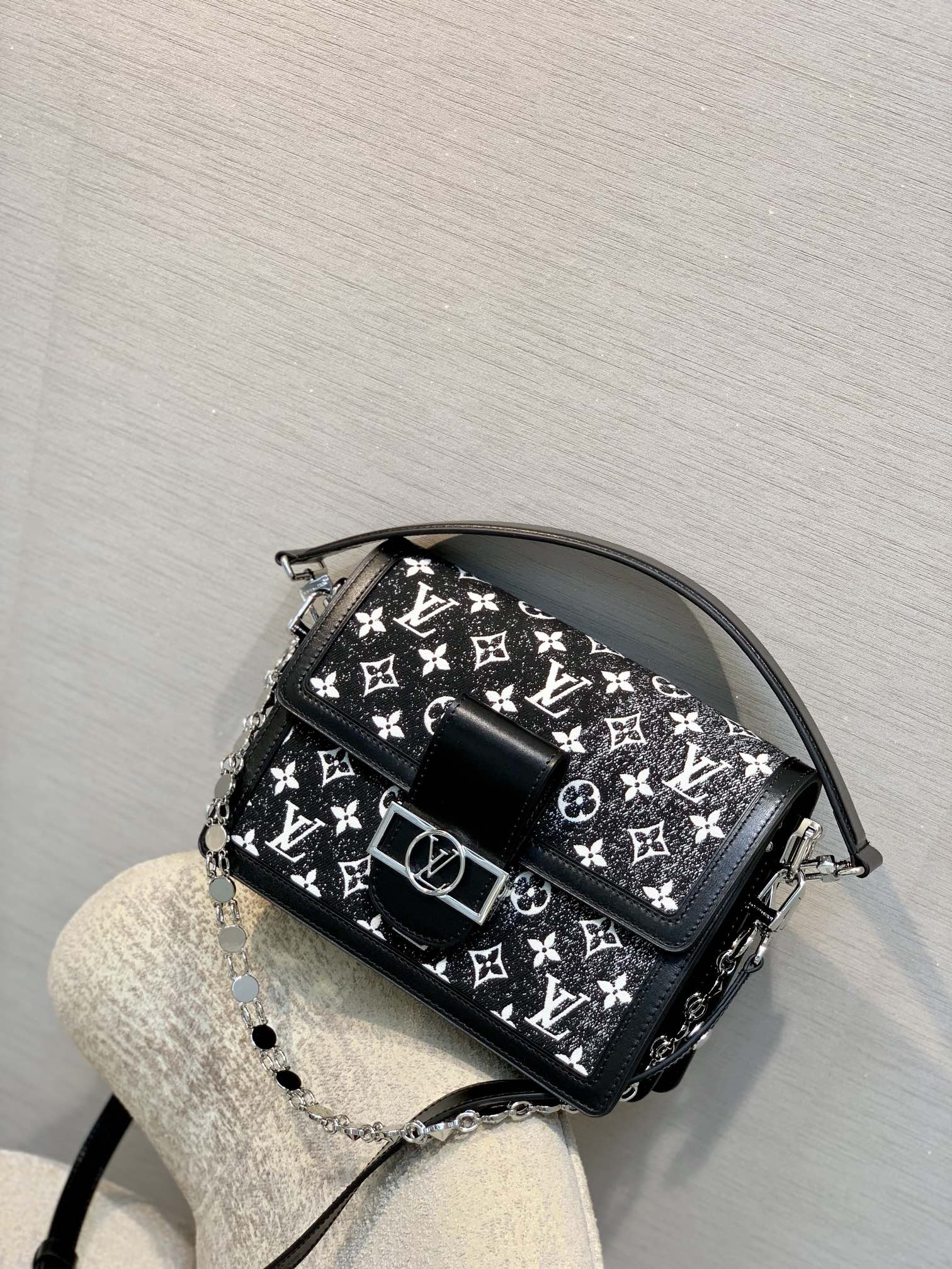 Louis_Vuitton_Dauphine-2