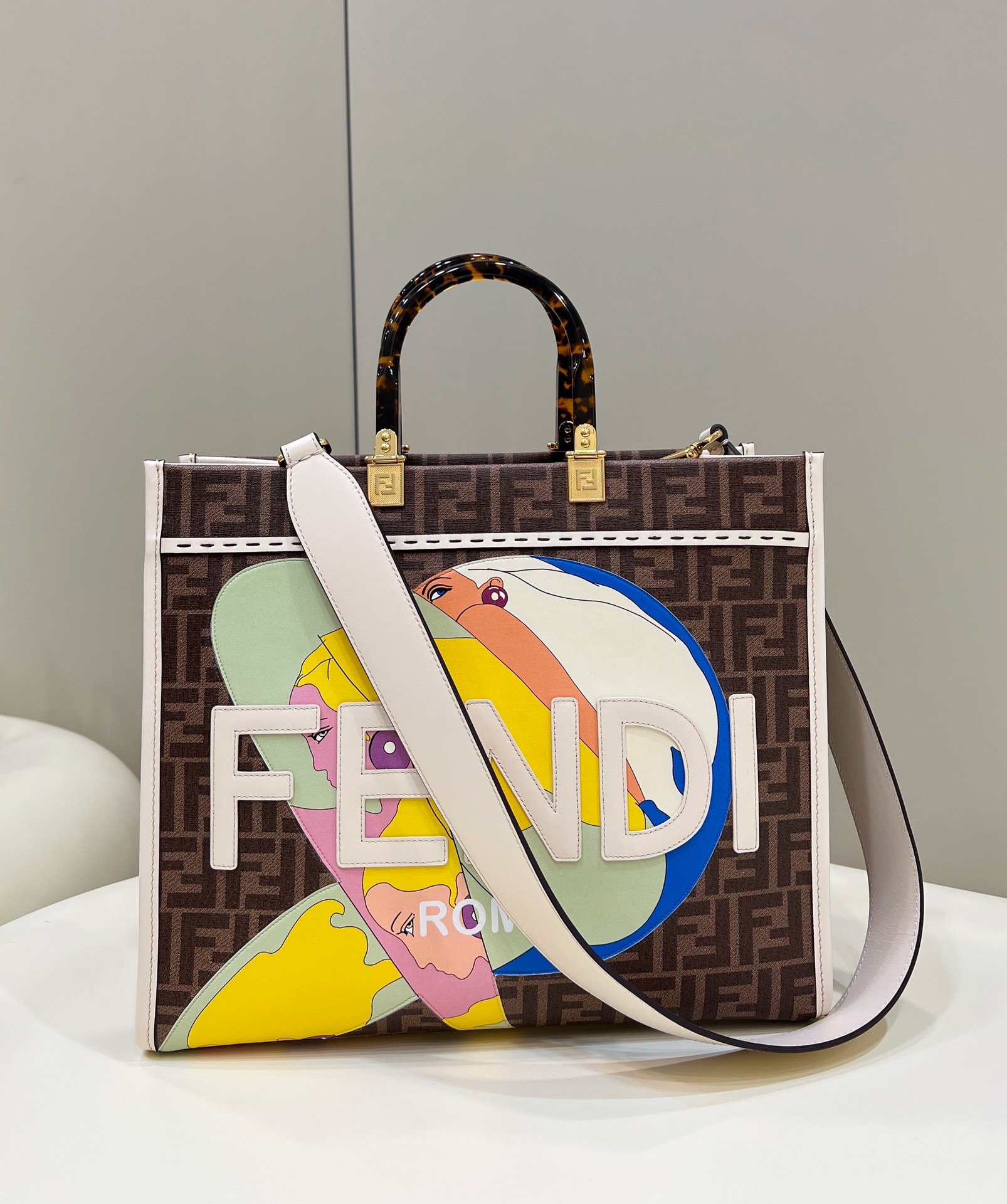 Fendi_Tote-36_17_31CM