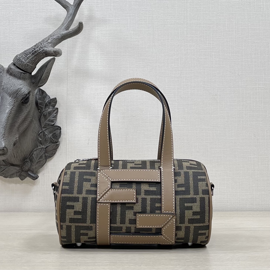 Fendi_Bowling_Bags_-21.5