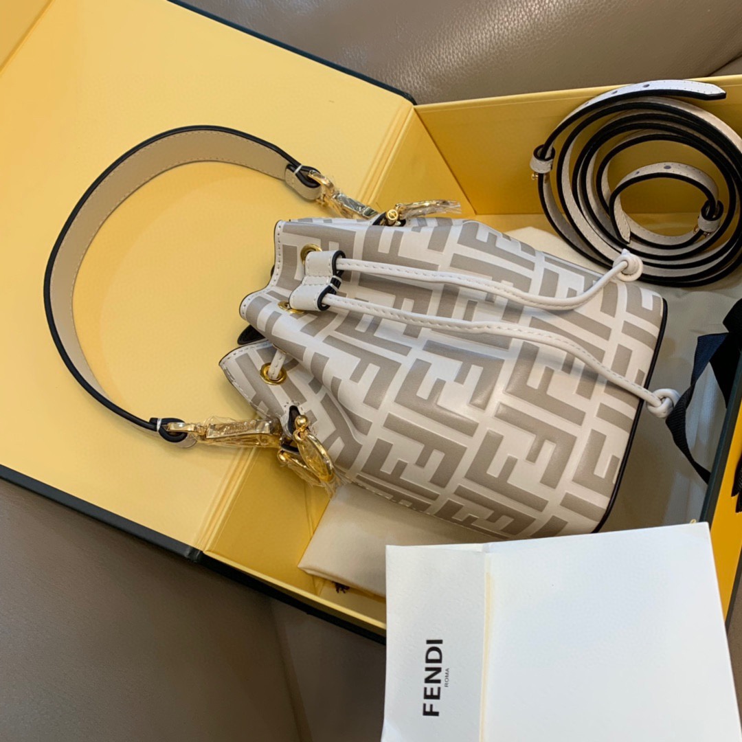 Fendi_Mon_Tresor_Bucket-